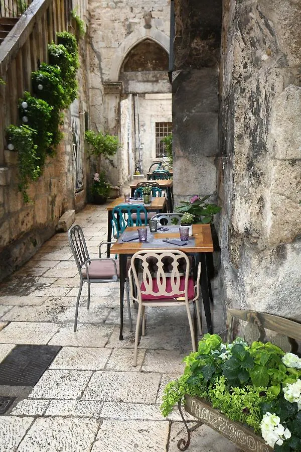 Luxury Apartment In Ancient City Split
