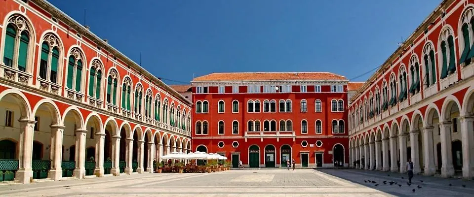 Luxury Apartment In Ancient City Split
