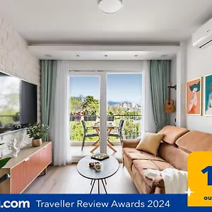 Exquisite Couples Delight With Free Bikes & Parking Apartman