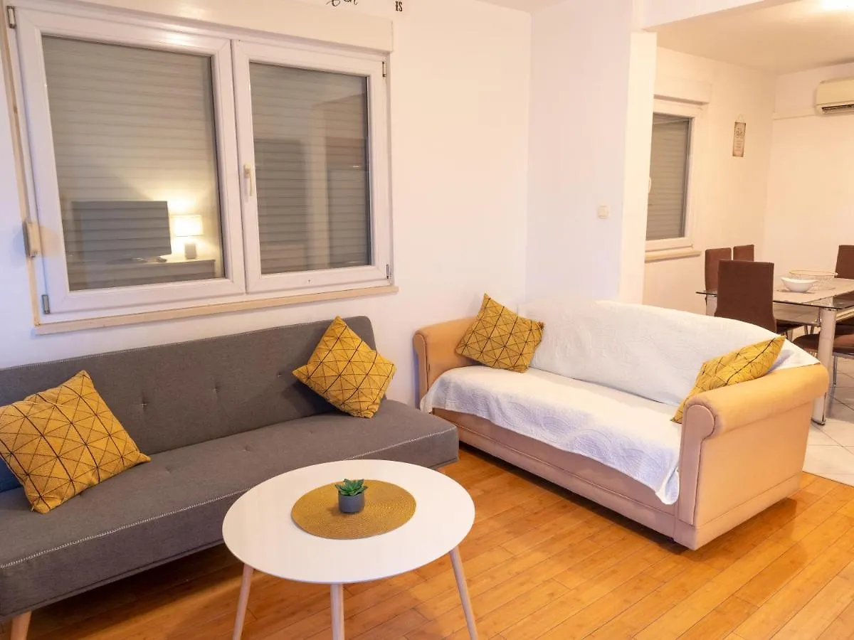 Luxury Apartment In Ancient City Split