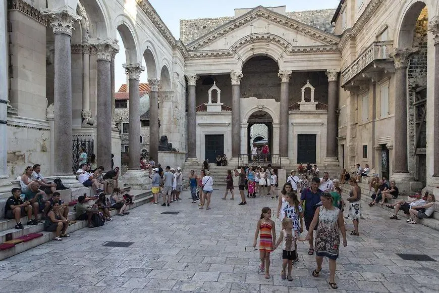 Luxury Apartment In Ancient City سبليت